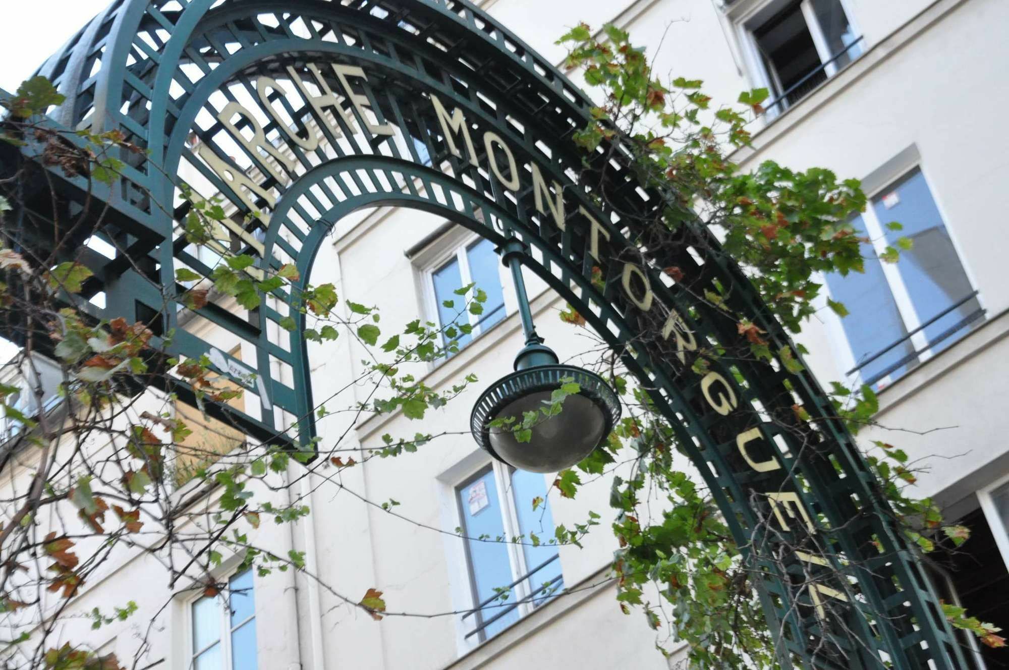 65-French Cancan St Denis París Exterior foto